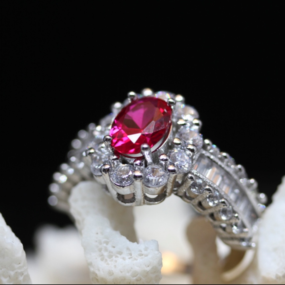925 14kt Gold Dipped Swarovski Red Oval Engagement
